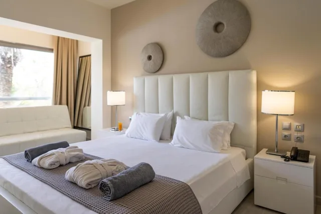 غرفة بسرير مزدوج أو سريرين منفصلين بإطلالة على الحديقة، All Senses Ocean Blue Sea Side Resort By Anayia All Inclusive Resorts 1/6