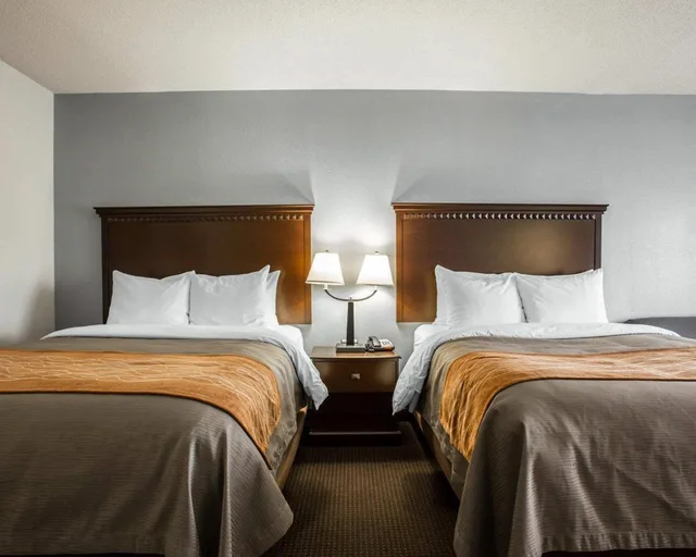 غرفة ديلوكس بسريرين كوين مع أريكة، Comfort Inn and Suites Lumberton Central I-95 2/7
