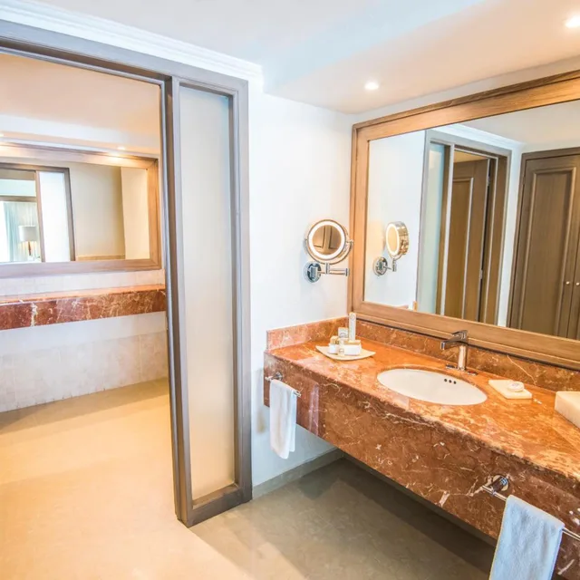 جناح بريميوم جونيور بسرير كينج بإطلالة على البحر، Sunscape Cancun - All-Inclusive Resort 1/1