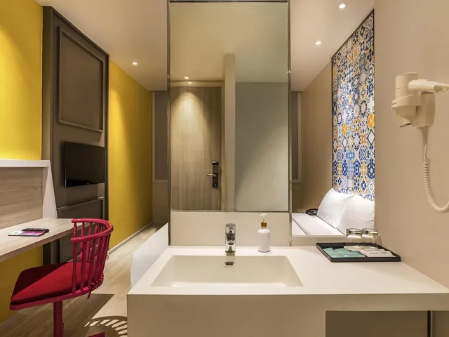 Standard Room With 1 Double Bed, Ibis Styles Phuket City 7/8