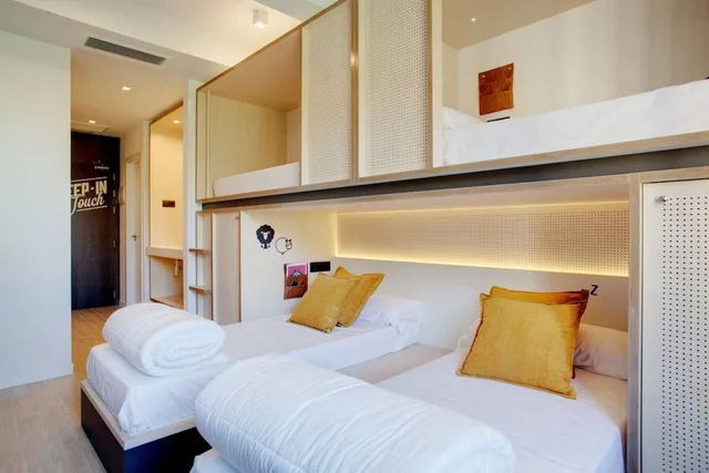 غرفة عائلية بسرير كوين وسرير بطابقين، Toc Hostel Madrid 1/5