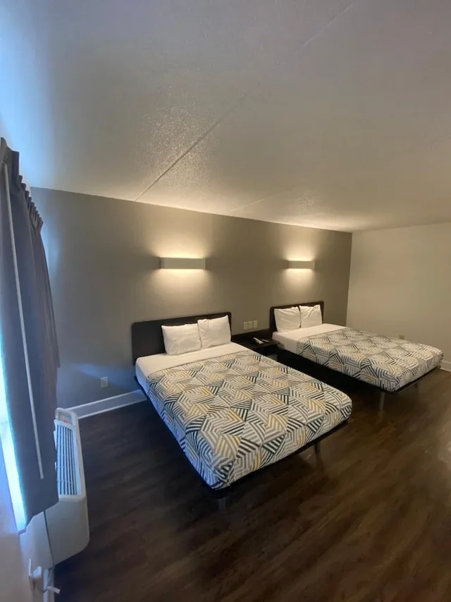 غرفة قياسية بسريرين كوين للمدخنين، Motel6 Manchester, TN 1/6