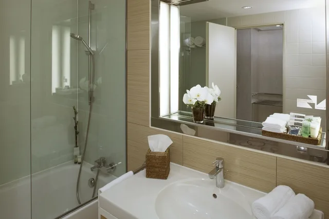 غرفة ديلوكس بسريرين منفصلين، SHERATON BERLIN GRAND HOTEL ESPLANADE 3/6