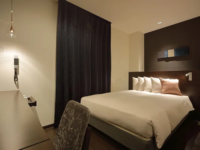 Universal, Double Bed, Unit Bath، Red Roof Inn And Suites Osaka Namba Nippombashi 1/2