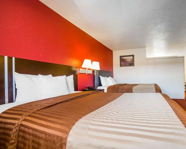 غرفة بسريرين كوين، Rodeway Inn At Lake Powell 2/4