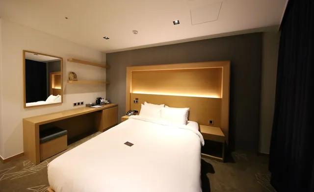 غرفة قياسية بسرير مزدوج بإطلالة جزئية على البحر، Sea Cruise Hotel 1/6