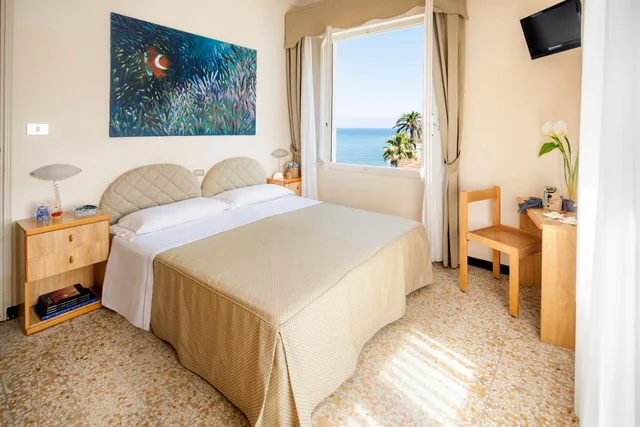 Deluxe, Double Bed, Hill View، Hotel Golfo E Palme 3/3