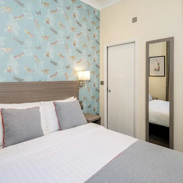 غرفة قياسية بسرير كينج، OYO Bakers Hotel London Victoria 3/9