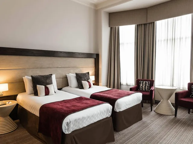 غرفة ديلوكس بسريرين منفصلين، Mercure Aberdeen Caledonian Hotel 1/4