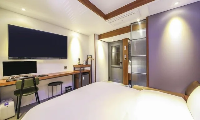 غرفة قياسية بسرير مزدوج، Brooks Hotel 1/5