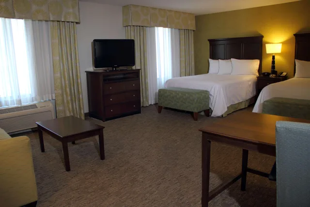 جناح بسريرين كوين، Hampton Inn Suites Manteca 6/9