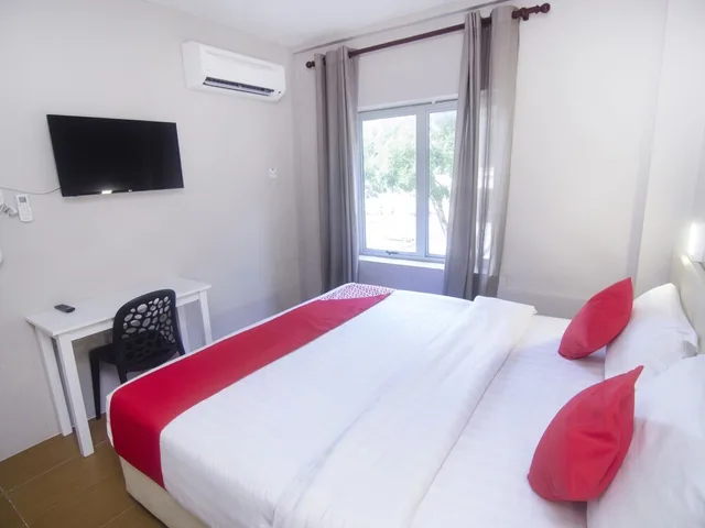 غرفة ديلوكس بسرير كينج، Hotel O iBC36 Business Stay 2/3
