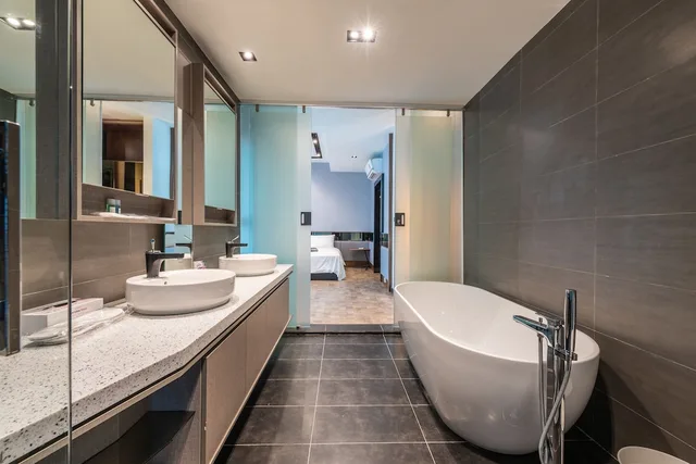 2 Bedrooms, Signature, Loft, 1 King and 2 Queen Beds, Single Bed, Kuala Lumpur City Center View, Hot Tub, Expressionz KLCC by Wodages 6/6