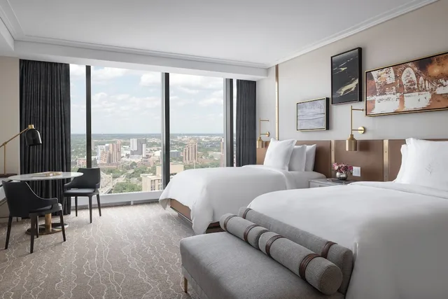 Superior, 2 Double Beds, Skyline View، Four Seasons Hotel Minneapolis 1/3