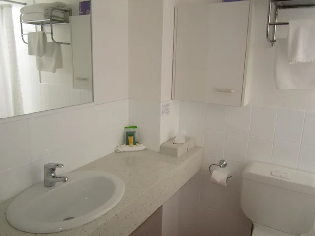 Standard, Queen Bed, Kitchenette, Best Western Parkside Motor Inn 6/10