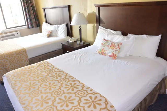 غرفة بسريرين كوين، Days Inn by Wyndham Lakewood South Tacoma 6/10