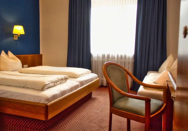 غرفة ثلاثية بسرير مزدوج وسرير فردي، Hotel Carmen 1/2