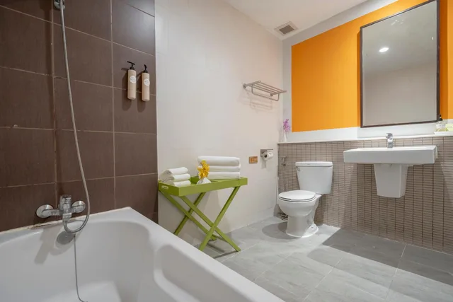 Urban Triple، Hotel De Bangkok 9/10