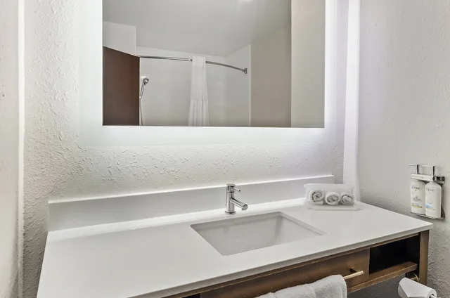 غرفة بسريرين كوين، Holiday Inn Express Princeton 3/3