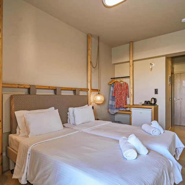 غرفة بسرير مزدوج بإطلالة على المسبح، D And D Resort 2/7