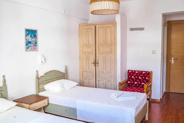 Standard, Twin Beds, Beach Front, Mountain View، Diplomat Hotel 2/6