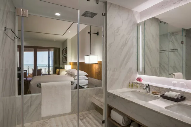 غرفة تنفيذية بسريرين منفصلين بإطلالة على البحر، Hilton Hua Hin Resort and SPA 3/4