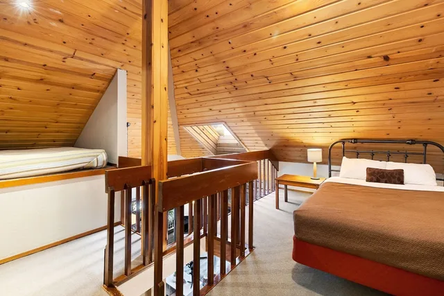 Loft, Suite, 1 Queen and 1 Single Bed, Queen Bed, Sofa، Alta Crystal Resort by Gravity Haus 3/8