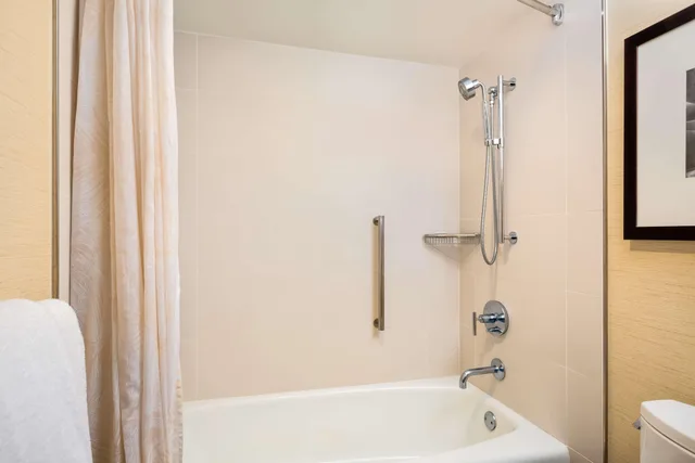 Room, Twin Beds, Resort View, Hilton Waikoloa Village 2/3