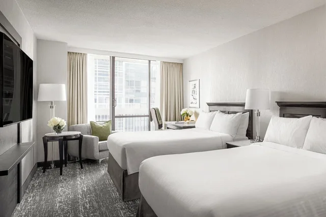 Chelsea, Standard, 2 Double Beds، Chelsea Hotel Toronto 2/6