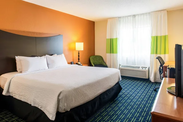 غرفة بسرير كينج، Fairfield Inn Suites By Marriott Canton 1/4