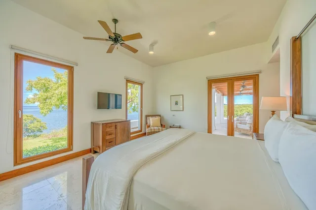 فيلا فاخرة بسريرين كوين بإطلالة على البحر بـ5 غرف نوم بمسبح خاص، Las Verandas Hotel And Villas 4/9