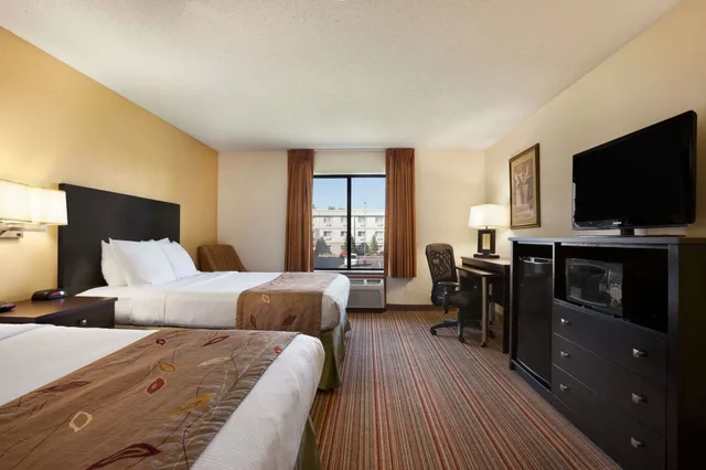 غرفة بسريرين كوين، Ramada by Wyndham Wisconsin Dells 2/3