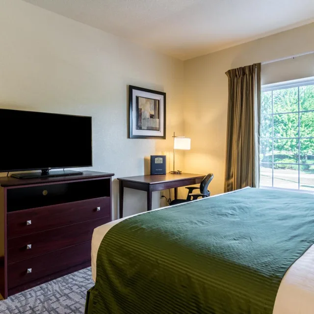 غرفة بسرير مزدوج، Cobblestone Hotel and Suites - Erie 3/8