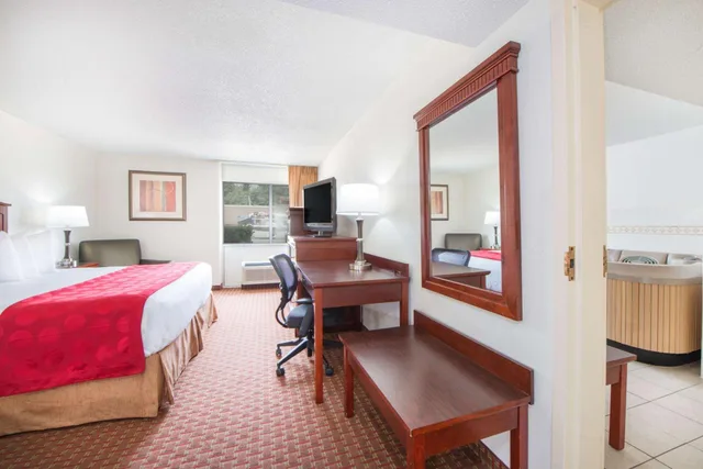 Studio, Suite, King Bed, Ramada By Wyndham Enid 2/5