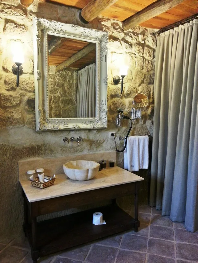 Family Cave Suite، Dere Suites 4/10