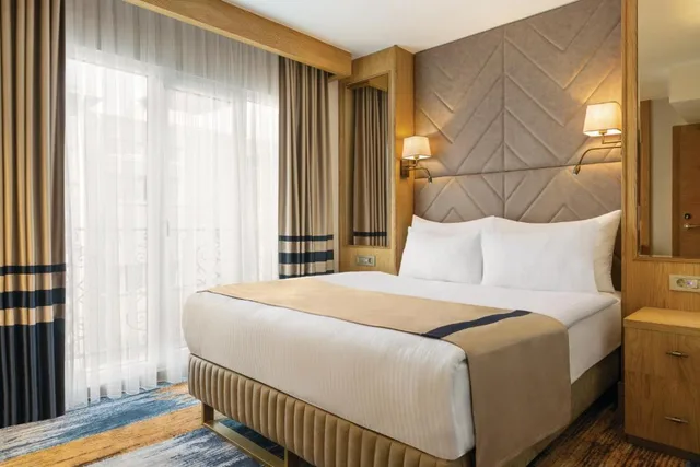 غرفة بسرير مزدوج لذوي الإعاقة، Days Inn by Wyndham Istanbul Bomonti 1/1