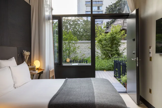 Petite, Queen Bed، Quinzerie Hotel 1/10
