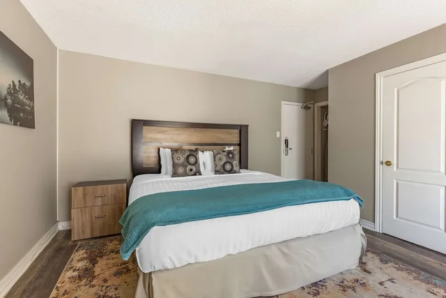 Standard, King Bed, Lake View, Balcony, Christies Mill Waterfront Resort and Spa 5/10