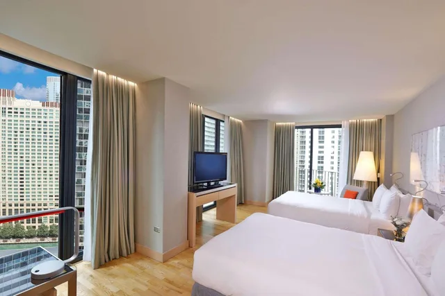 غرفة ديلوكس بسريرين كوين، Radisson Blu Aqua Hotel, Chicago 3/5