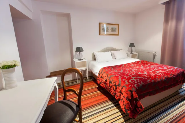 غرفة كلاسيكية بسرير مزدوج وسرير فردي، Hotel Athanor 1/2