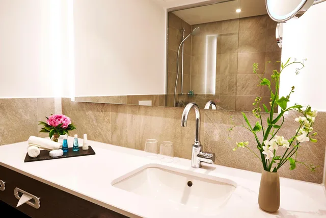 غرفة بزنس بسرير كينج، Steigenberger Hotel Koln 4/5