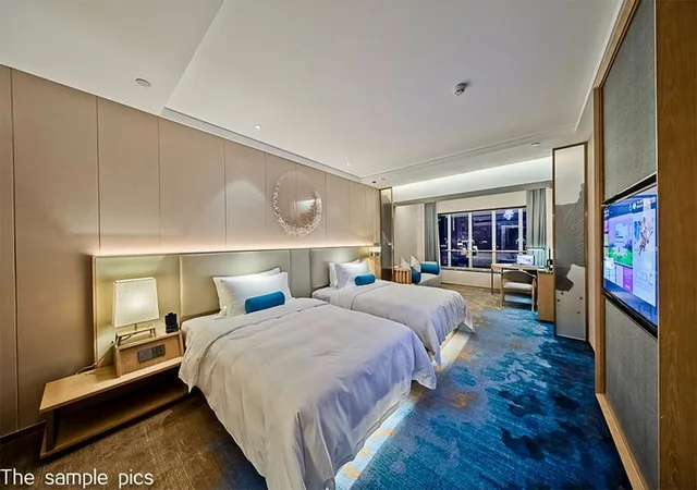 Room, Twin Beds, Campus View، Royce Hotel Shenzhen 3/10