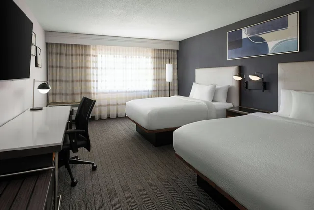 غرفة بسريرين كوين، Courtyard Detroit Utica 3/6