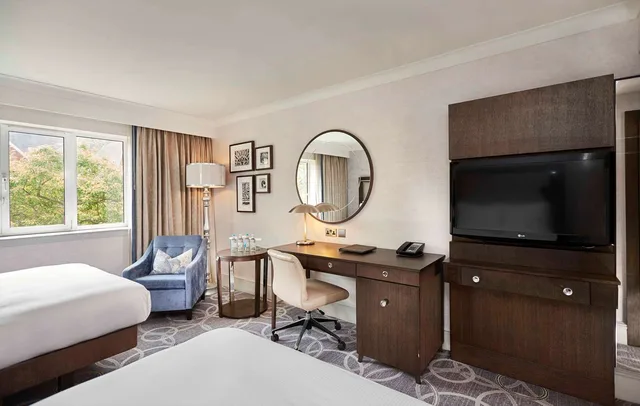 غرفة بسريرين منفصلين، DoubleTree by Hilton St Anne's Manor 2/6