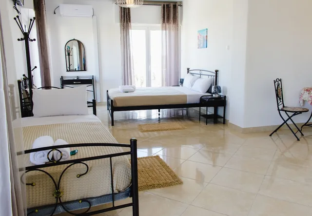 2 Bedrooms, Family, Triple, 1 Double and 1 Single Bed, Nikolakakis Rooms Lavrio 4/5