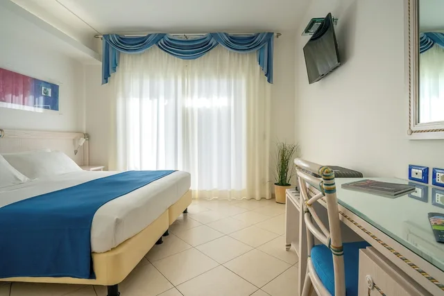غرفة كومفورت بسرير كينج، Elaia Garden Hotel 1/6