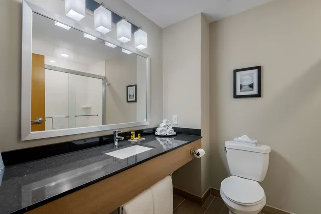 غرفة بسرير كينج، Best Western Plus Rumford Falls 4/5