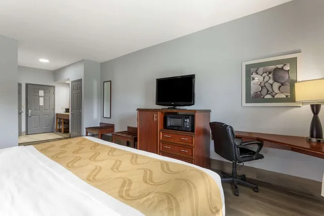 غرفة قياسية بسرير كينج، Quality Inn Oak Ridge - Knoxville West 6/10