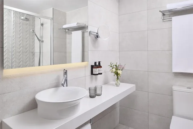 غرفة سوبيريور بسريرين منفصلين، Hotel NH Sants Barcelona 4/9
