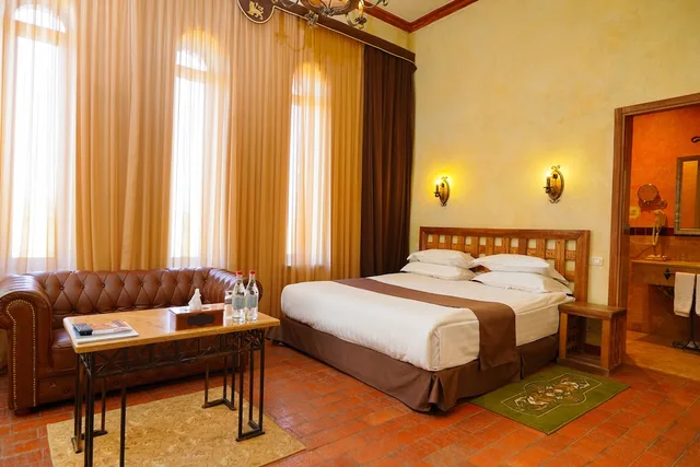 غرفة قياسية بسرير مزدوج بغرفة نوم واحدة، CAUCASUS HOTEL 2/6